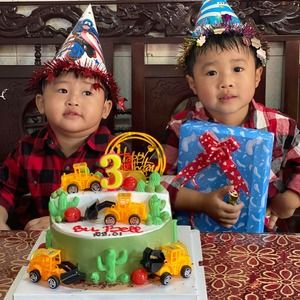 Meet your Posher, Henry